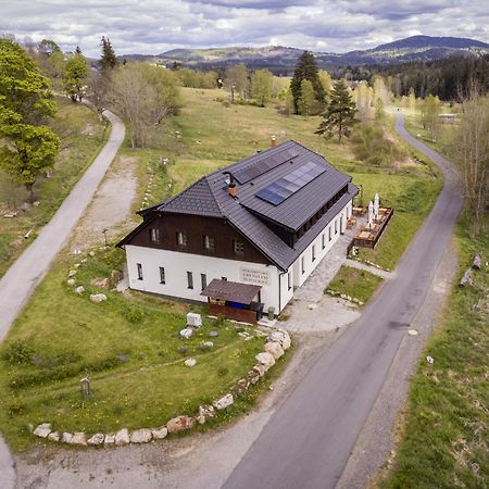 Готель Dvur Liskovy Vrch Стражни Екстер'єр фото